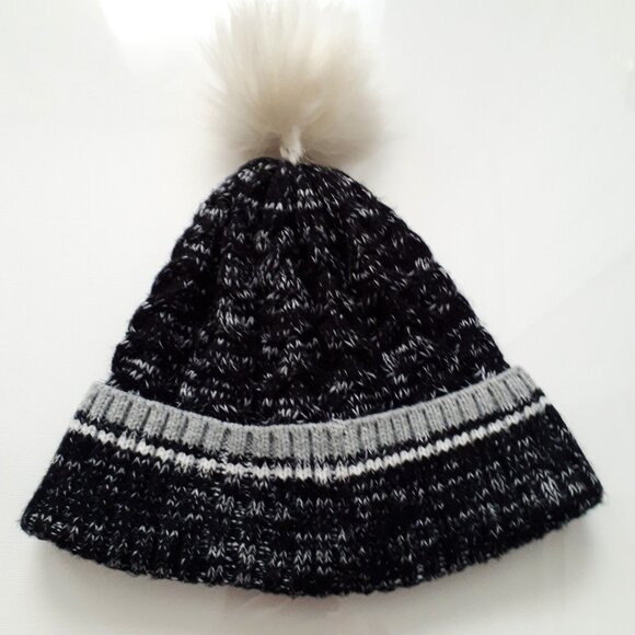 Friends 3 Piece Bundle of Beanie Leggings and Hoodie - Picture 9 of 11